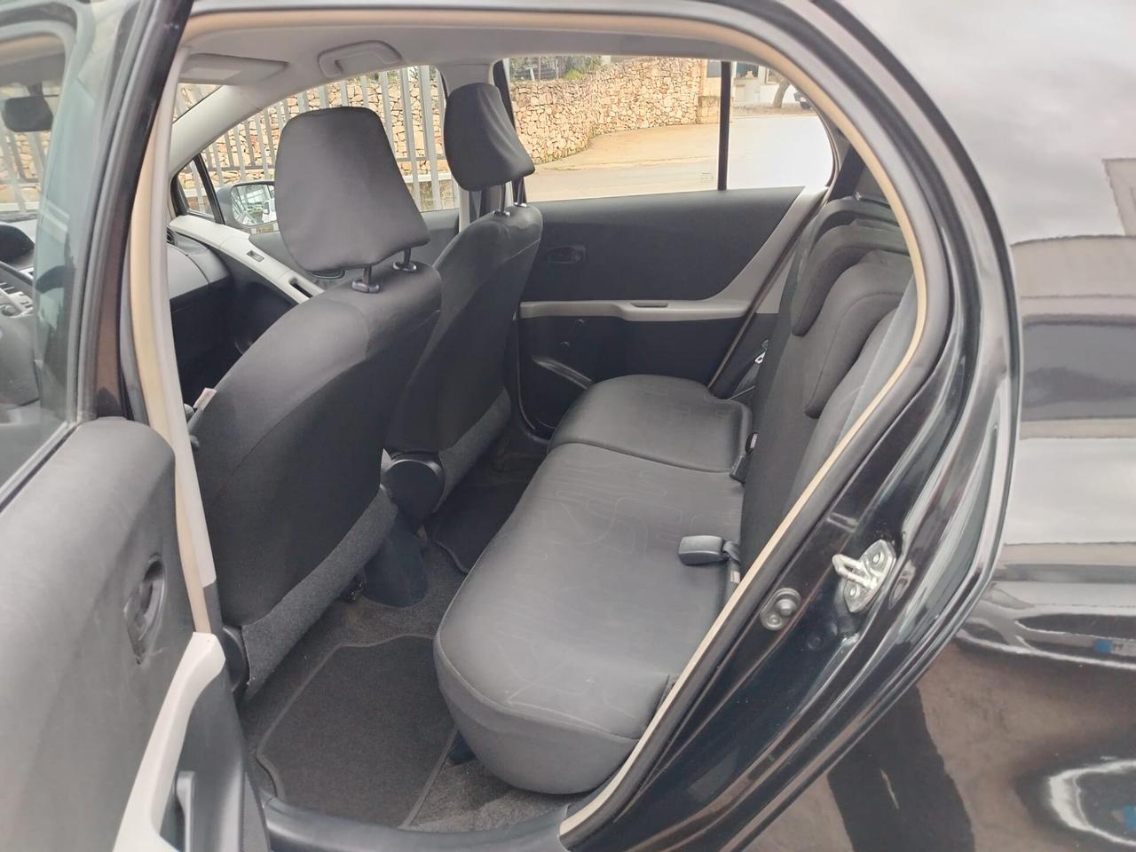 Toyota Yaris 1.0 5 porte Now