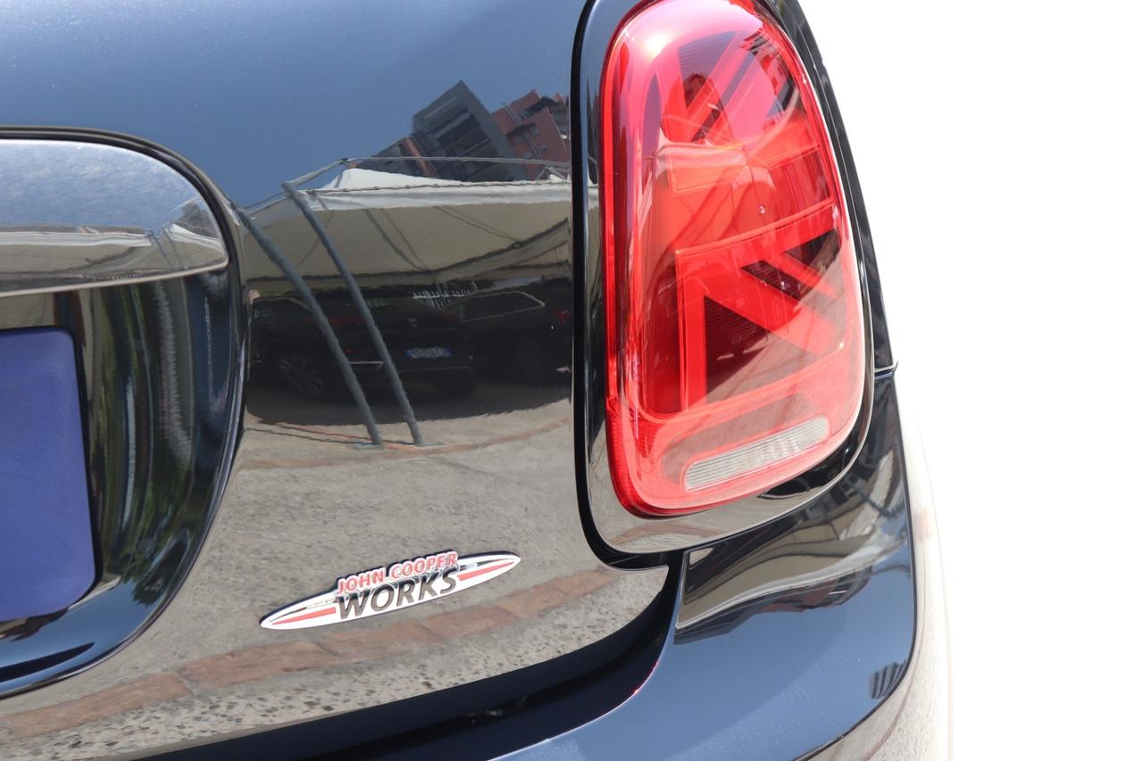 Mini 2.0 John Cooper Works Pat Moss Edition