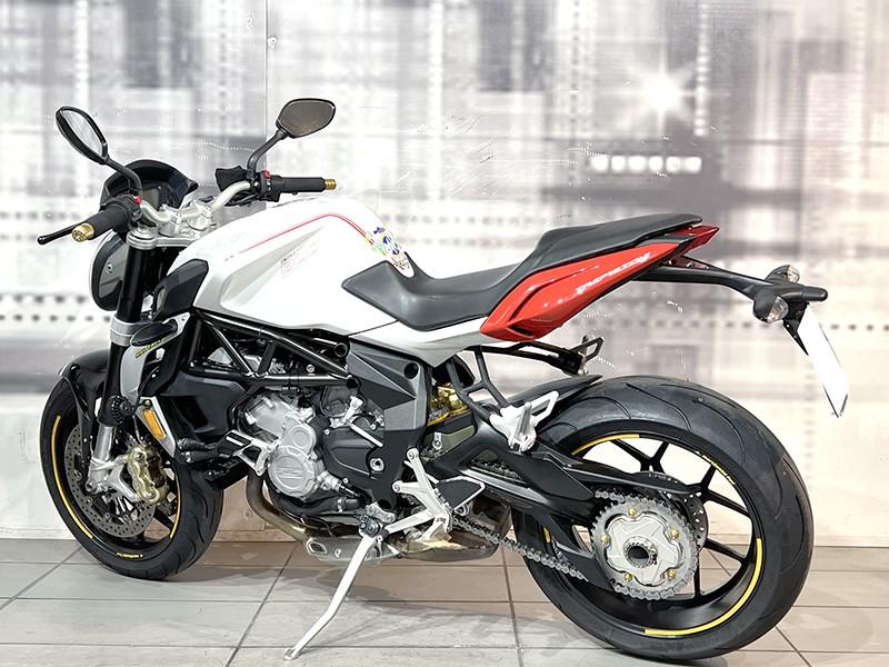 MV Agusta Brutale 800