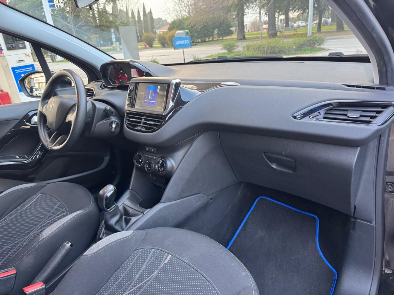 Peugeot 208 1.4 HDi 68 CV 5 porte Allure