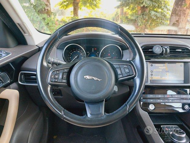 Jaguar F-Pace 2.0 D 180CV Autom. - 2017