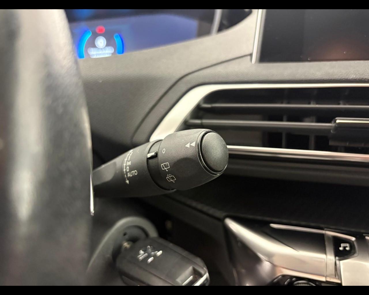 PEUGEOT 3008 1.5 bluehdi Business s&s 130cv eat8