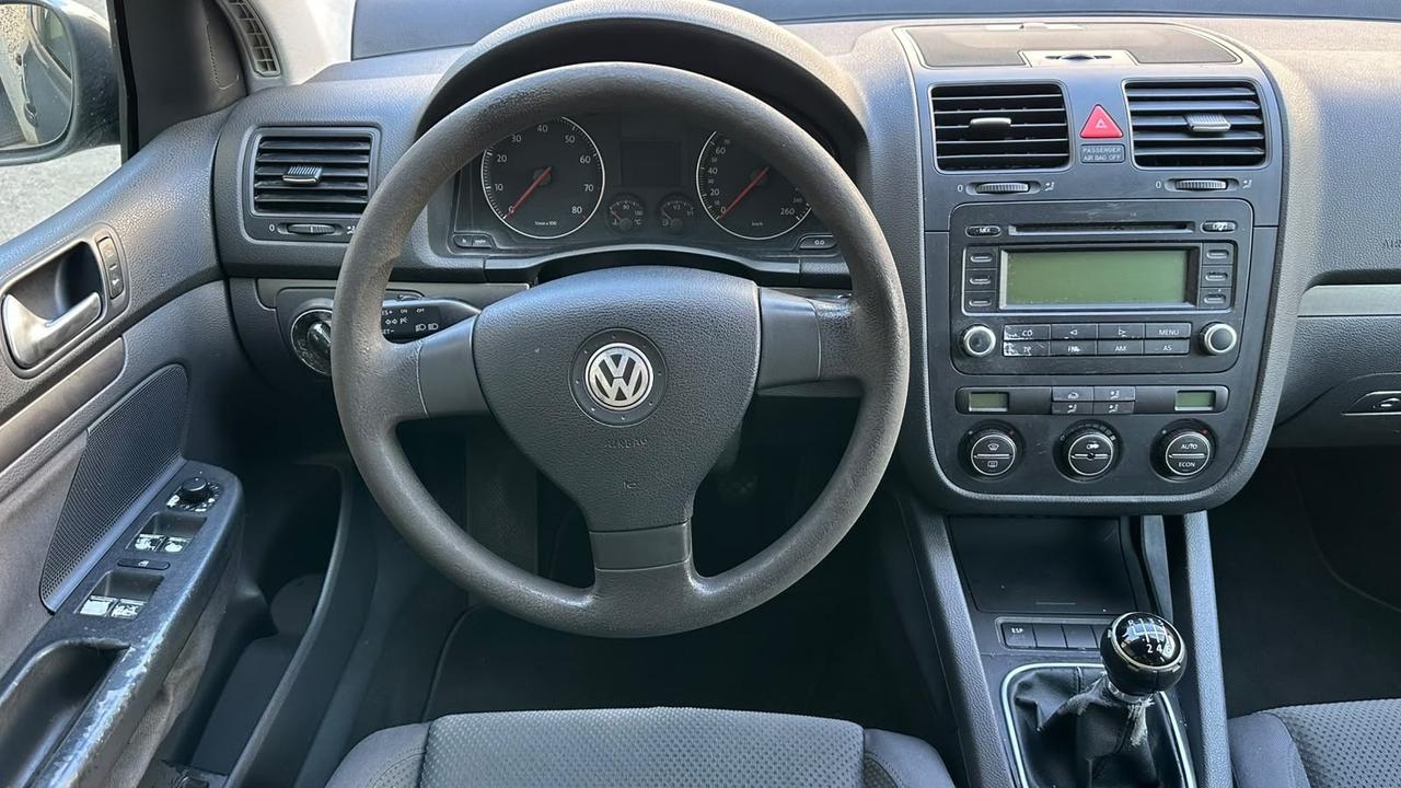 Volkswagen Golf 1.6 16V FSI 5p. Comfortline