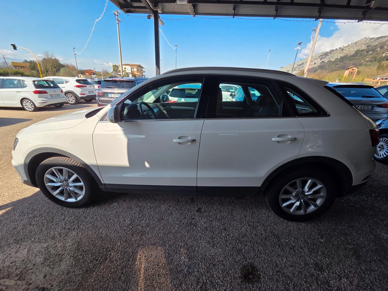 Audi Q3 2.0 TDI 120 CV Business