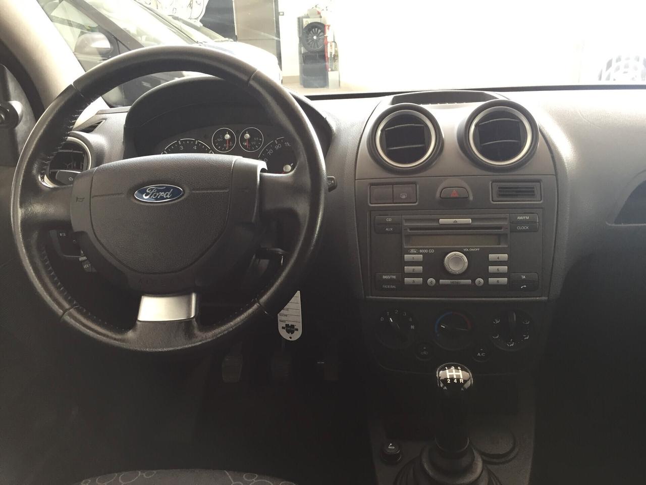 Ford Fiesta 1.2 16V 5p. Titanium