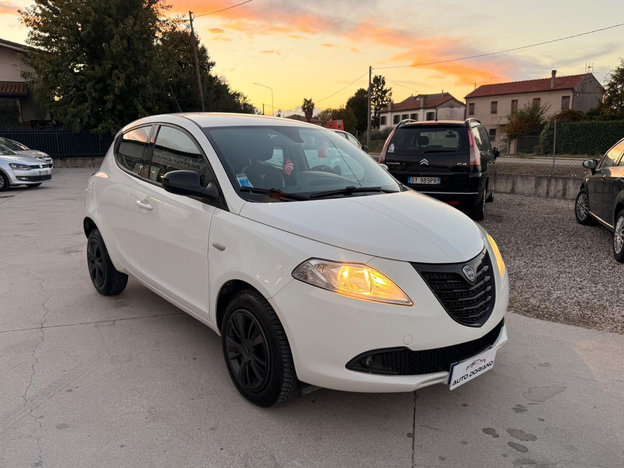 Lancia Ypsilon 0.9 TwinAir 85 CV 5 porte Metano Ecochic Elle