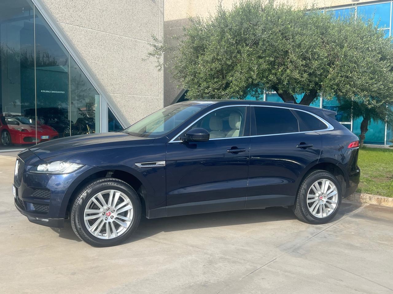 Jaguar F-Pace 2.0d Pure 240cv OFFERTA T-STOCK PREZZO IMPERDIBILE