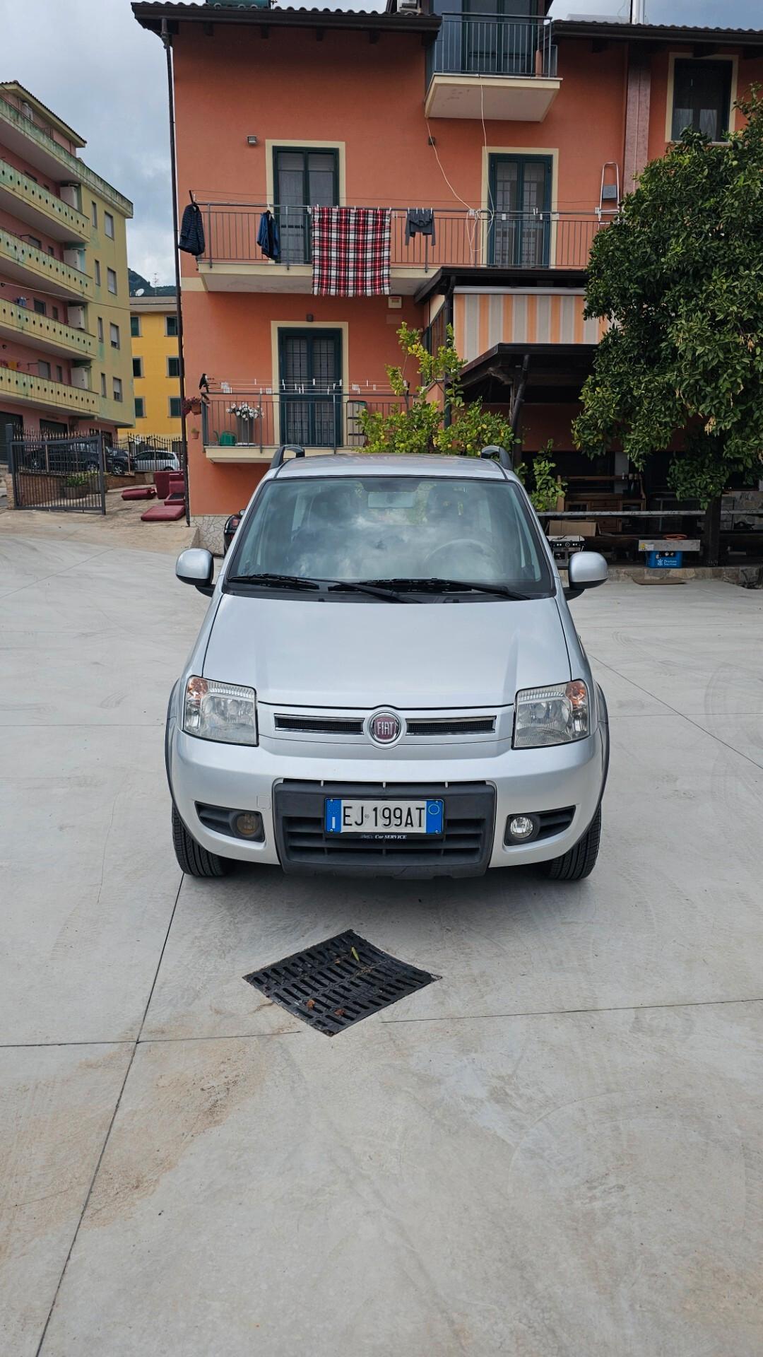 Fiat Panda 1.3 MJT 16V DPF 4x4 Climbing