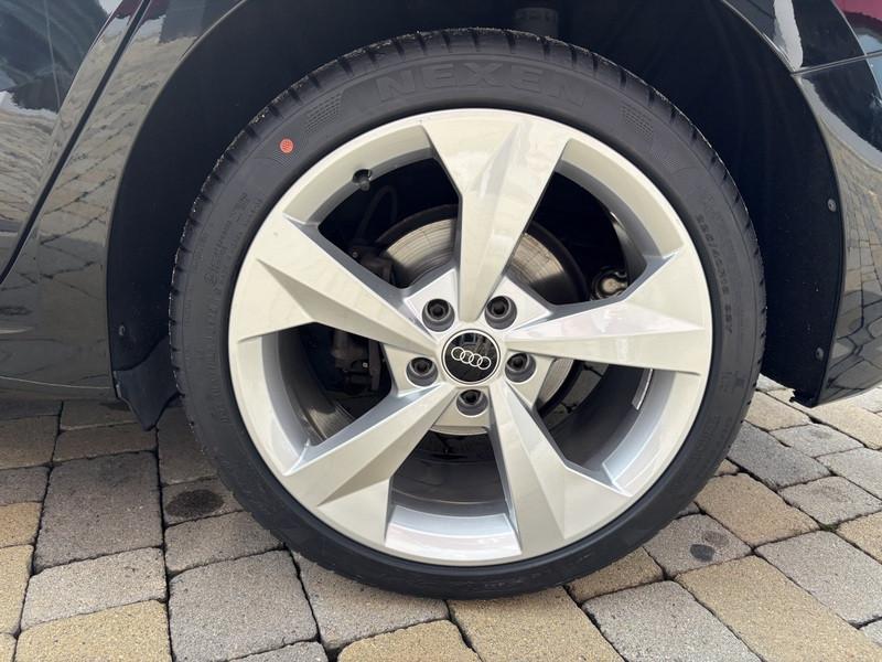 Audi A3 Sportback 35 2.0 tdi Business s-tronic LED-NAVI-18"