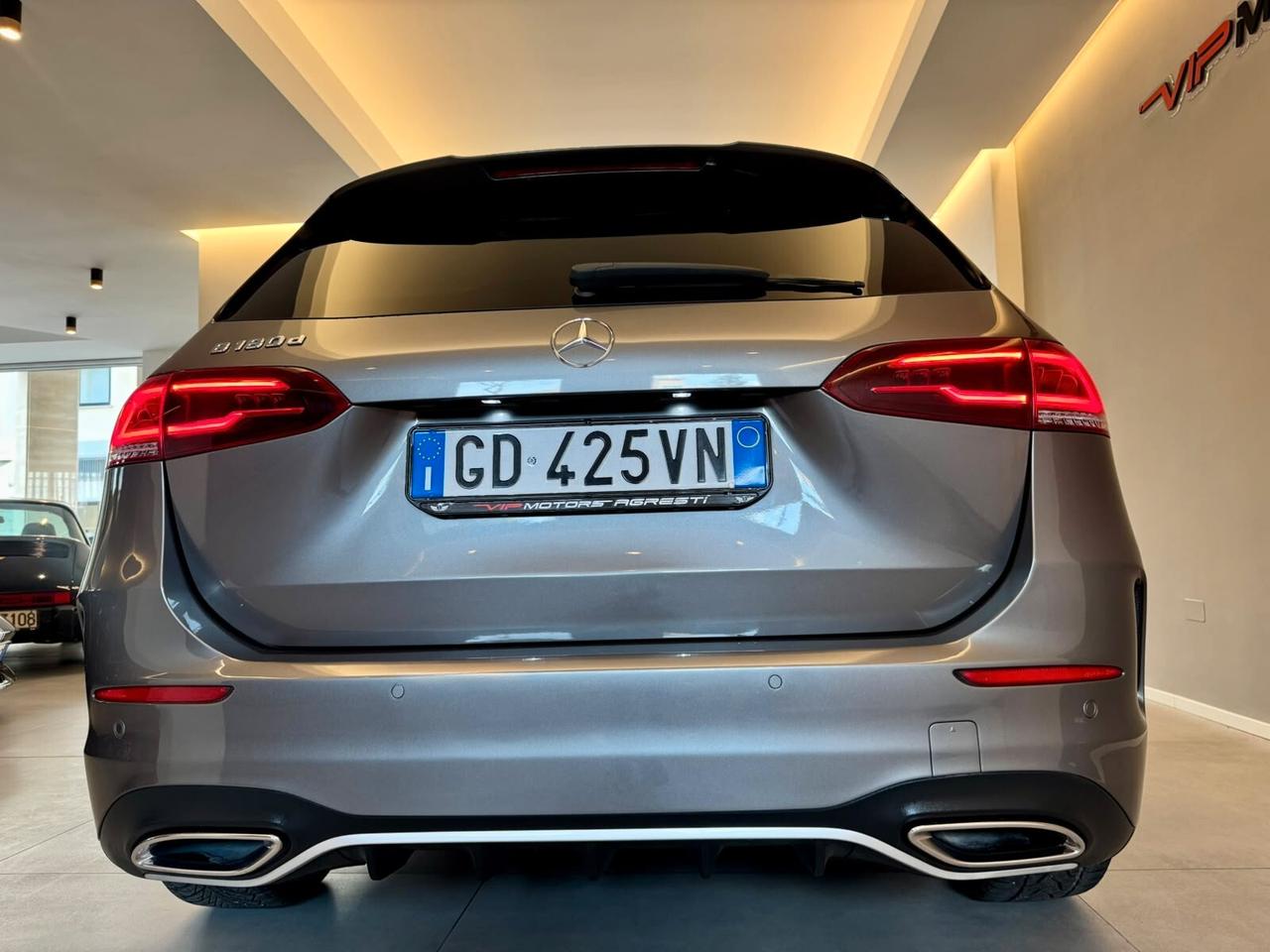 MERCEDES-BENZ CLASSE B 180D PREMIUM AMG LINE AUTOMATICA FULL