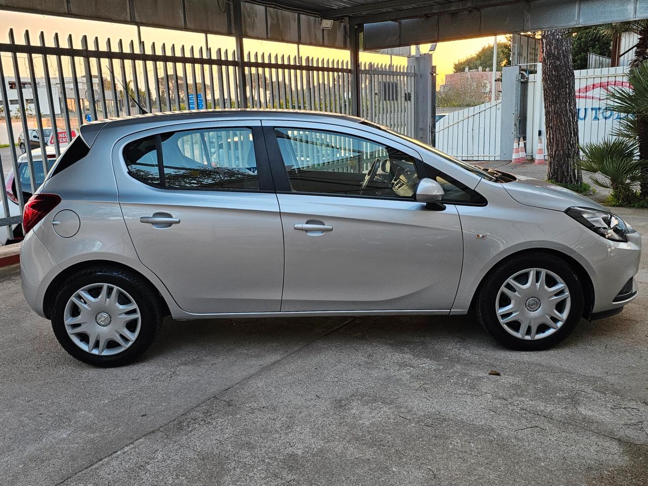 Opel Corsa 1.4 90CV GPL Tech 5 porte n-Joy