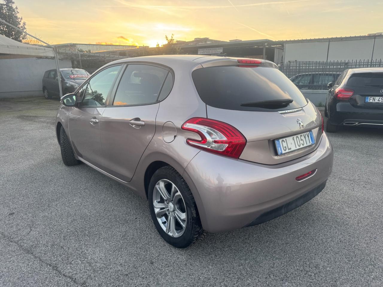 Peugeot 208 1.4 HDi 68 CV 5 porte Allure