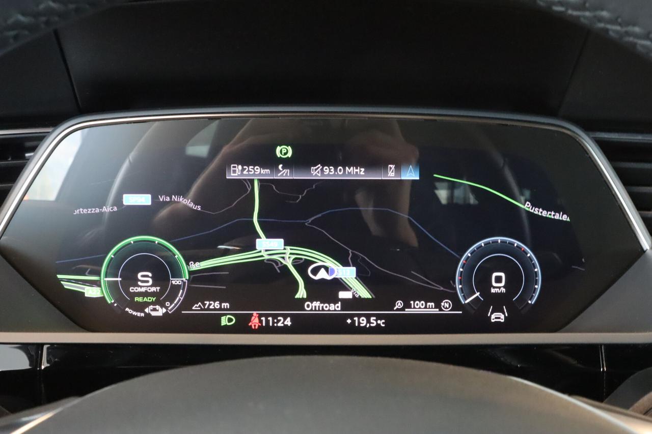 E Tron 55 408CV QUATTRO HUD 20"