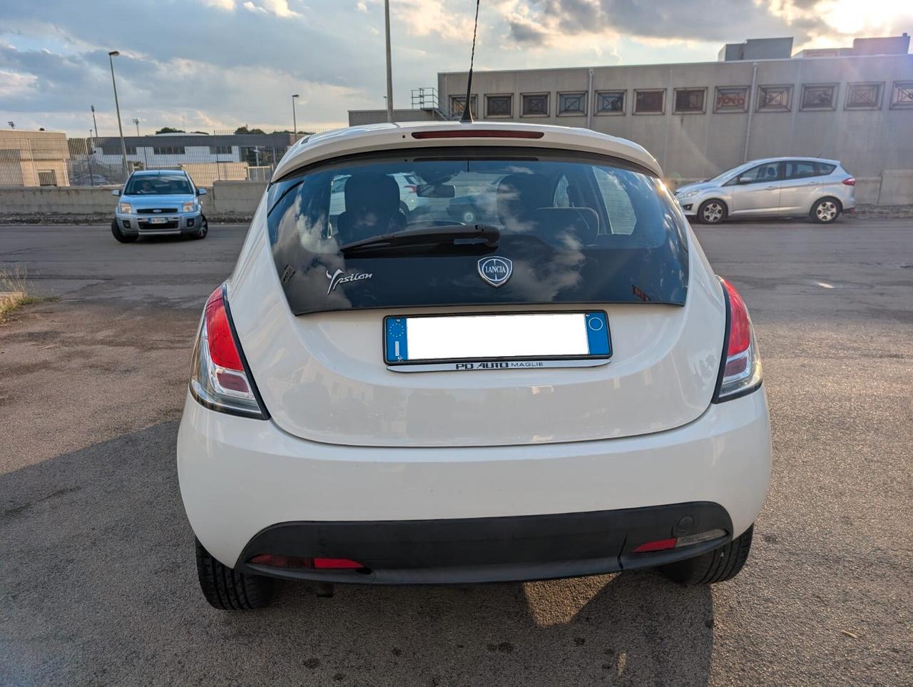 Lancia Ypsilon 0.9 TwinAir 85 CV 5 porte S&S Gold