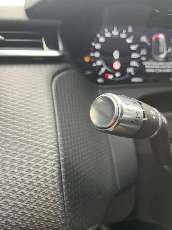 Land Rover Range Rover Velar 2.0d i4 mhev R-Dynamic SE 4wd 204cv auto