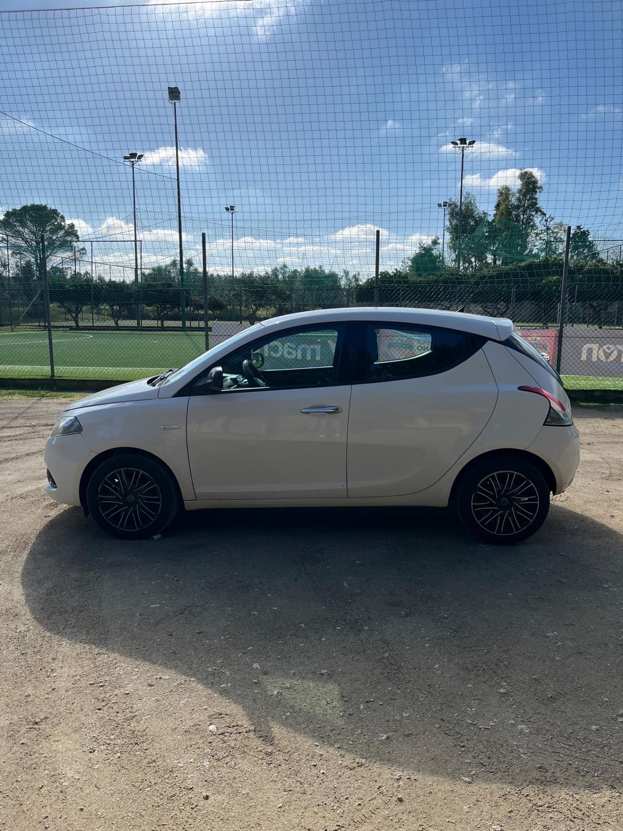 Lancia Ypsilon 1.2 Platinum 2018 Uni-Pro