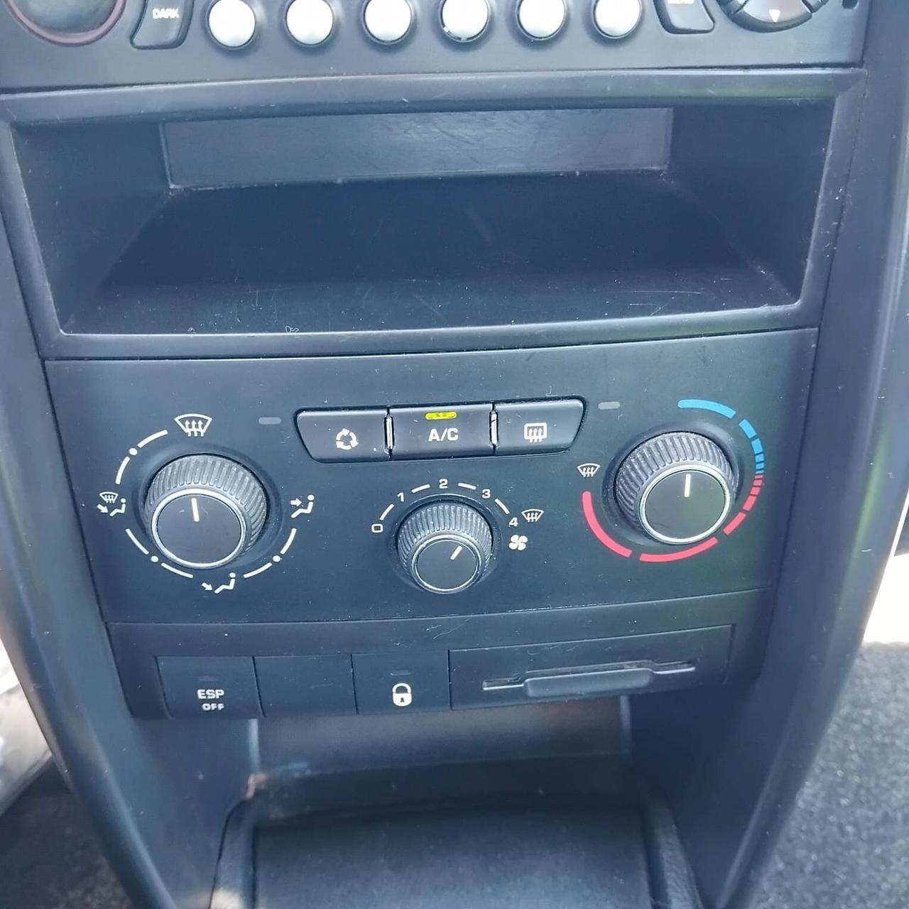 Peugeot 207 1.4 HDi 70CV 5p. XS