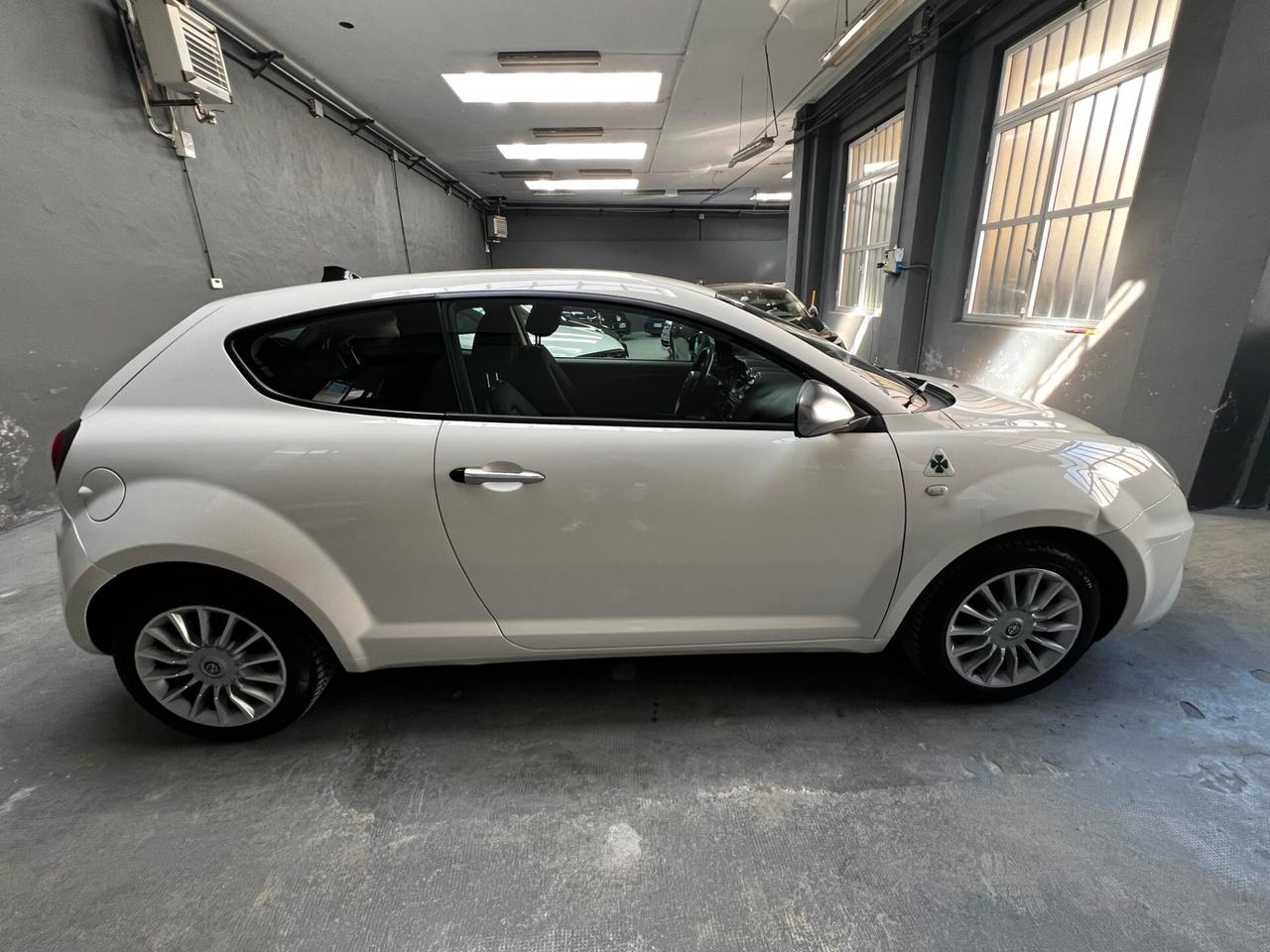 Alfa Romeo MiTo 2017 1.4 Distinctive 78cv E6
