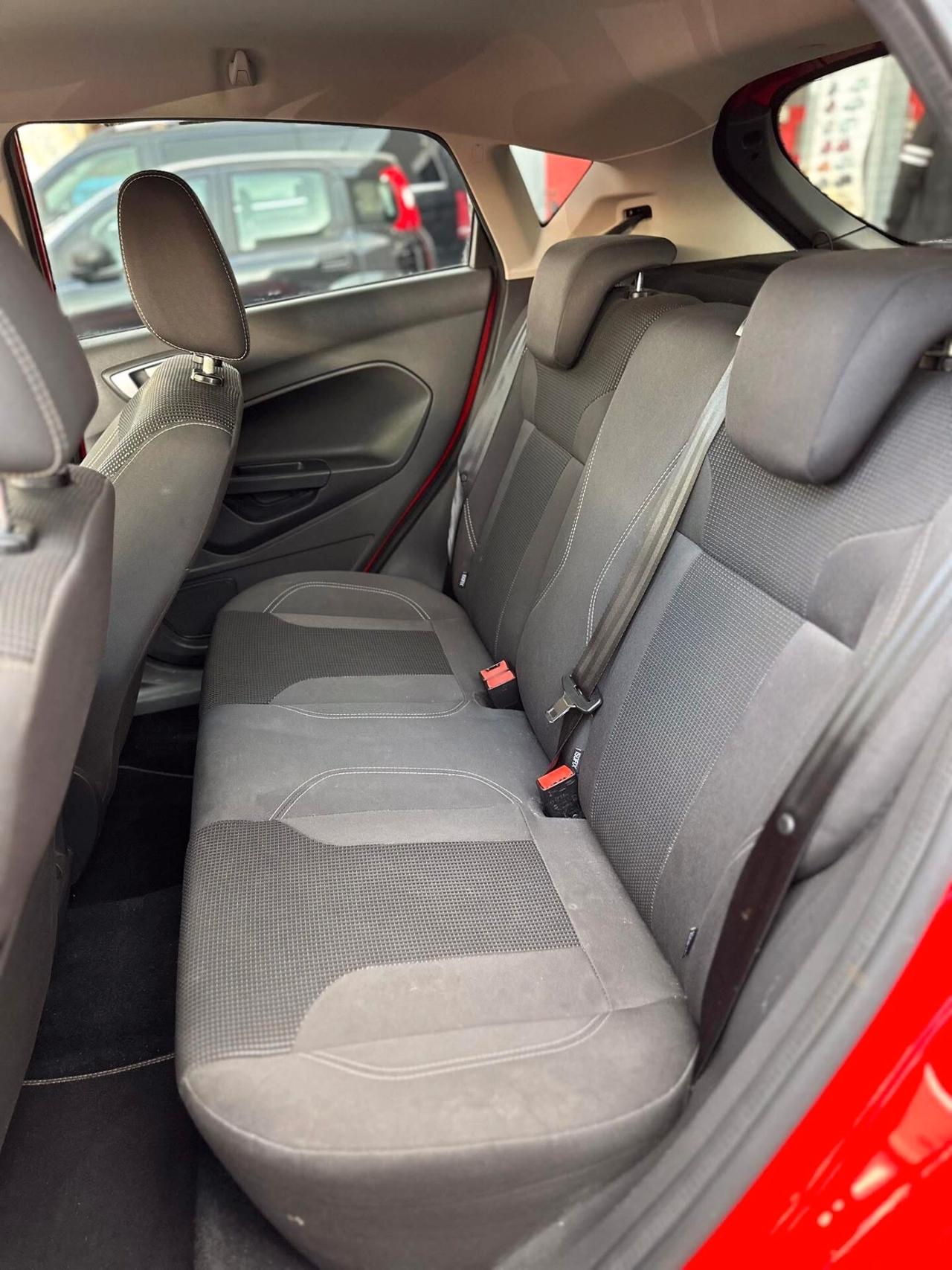 Ford Fiesta 1.4 5 porte Bz.- GPL Black & White Edition NEOPATENTATI