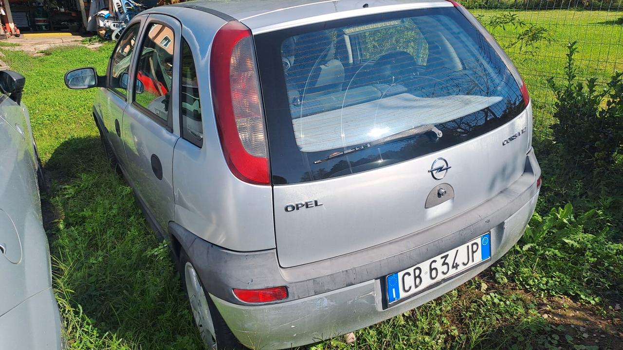 Opel Corsa 1.2i 16V cat 5 porte Club