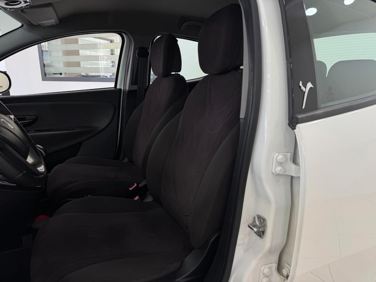 Lancia Ypsilon 1.2 69 CV 5 porte Gold