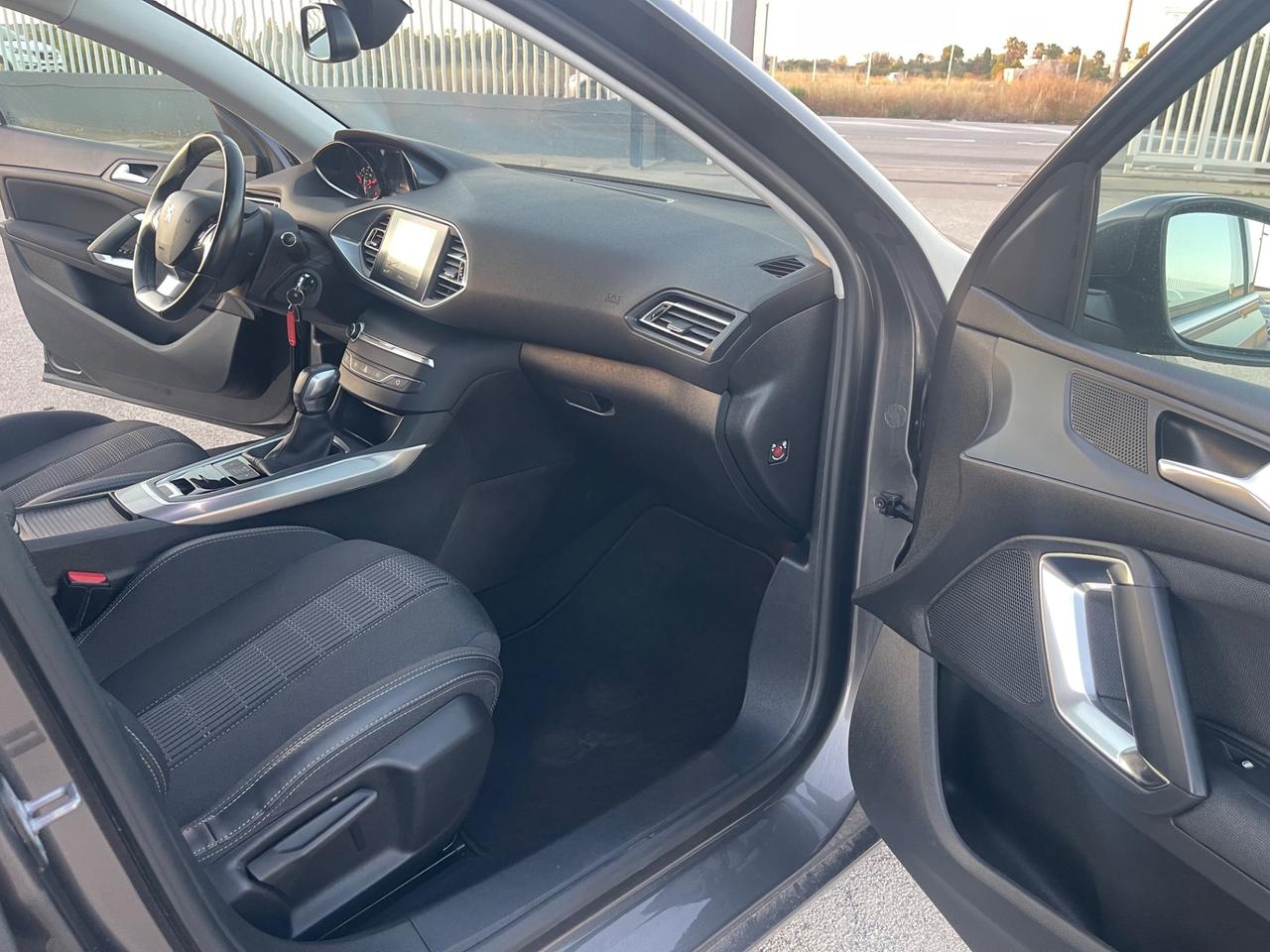 PEUGEOT 308 1.6 HDI 120CV BERLINA FULL LED MY18