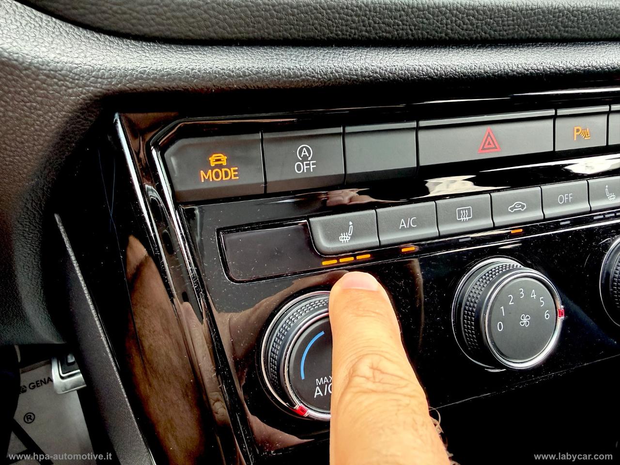VOLKSWAGEN T-Roc 2.0TDI R-LINE Full Led Navi Pelle Iq-Light Matrix