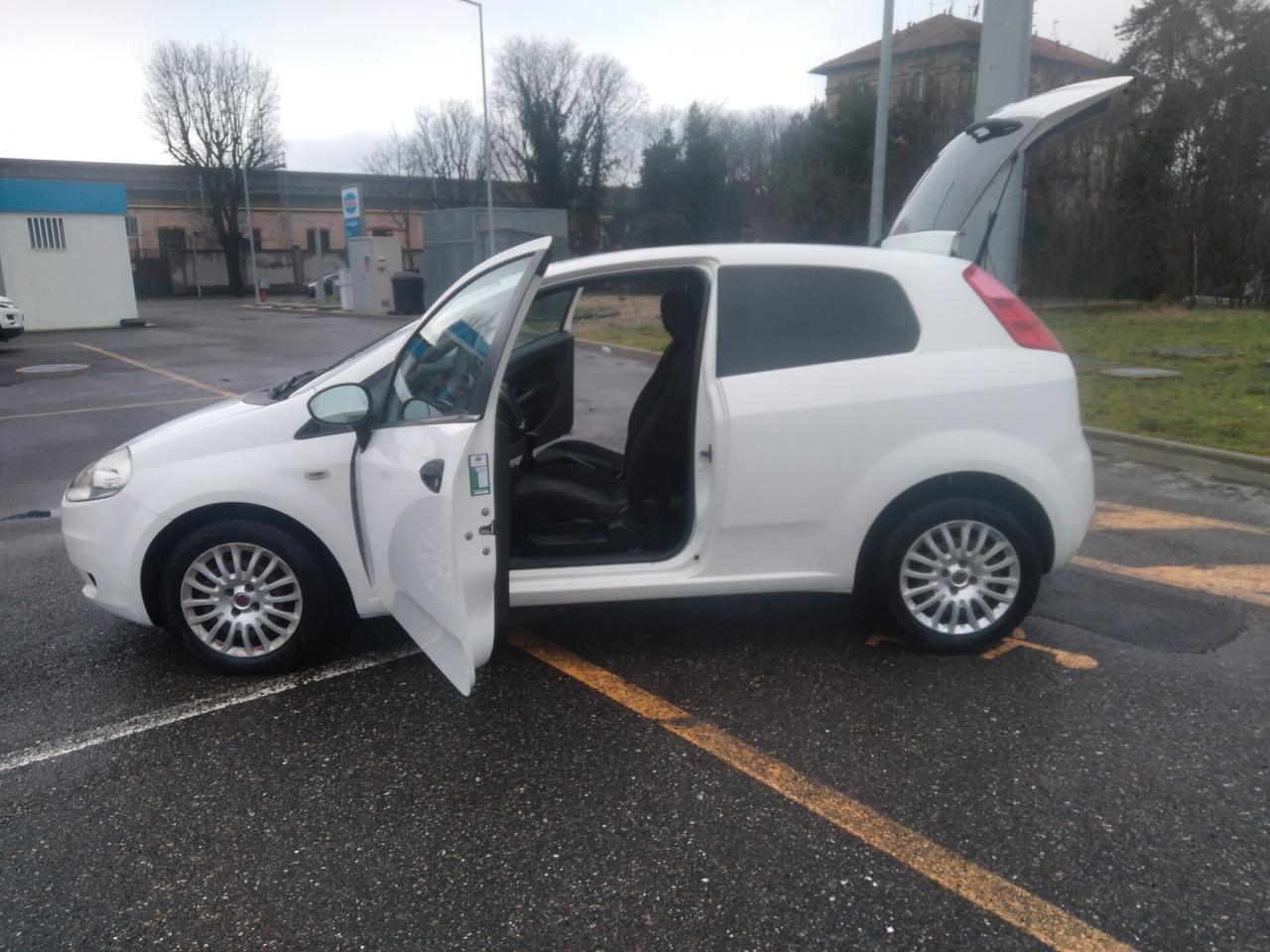 Fiat Grande Punto 1.3 MJT 75 3p.Van Active 2pt x neopatentati