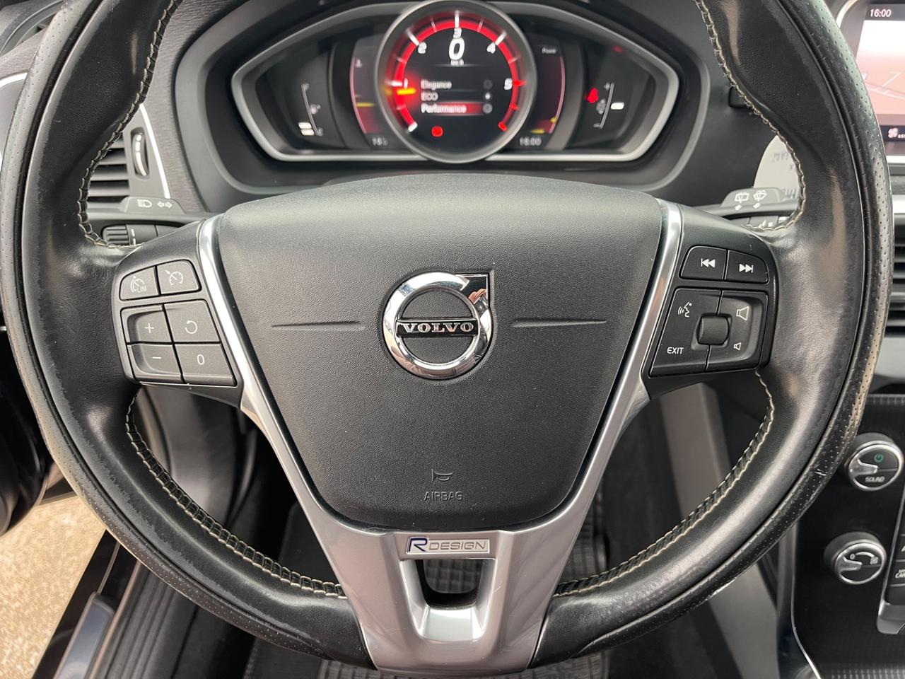 VOLVO V40 2.0 D2 120CV R-DESIGN FULL LED MY17