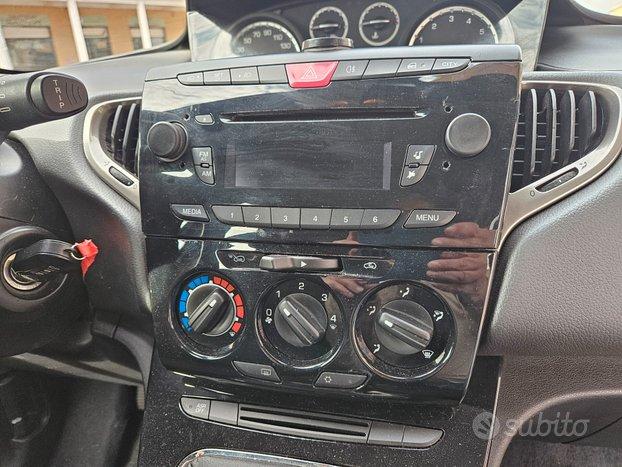 Lancia Ypsilon 1.2 69 CV 5 porte Gold