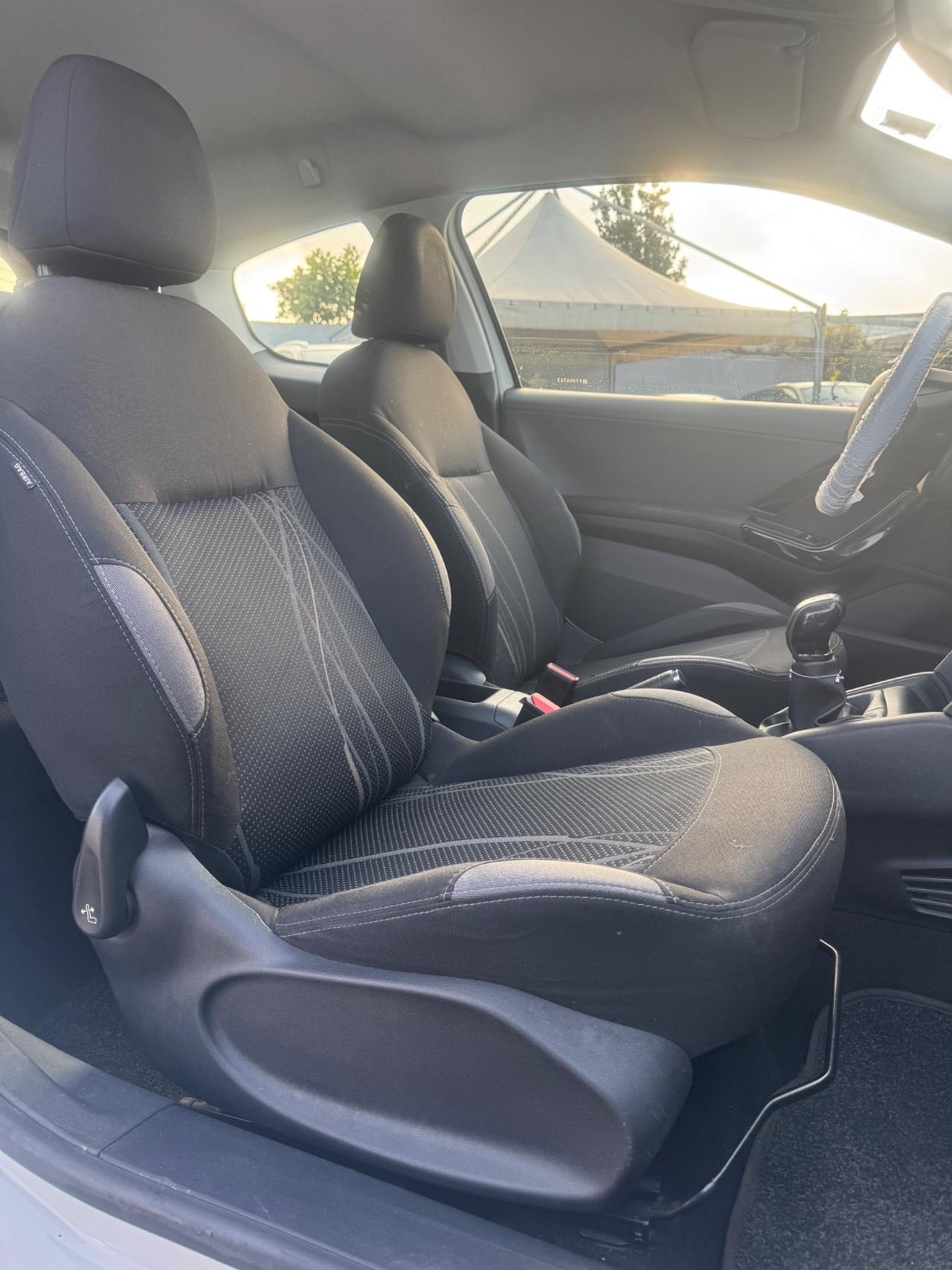 Peugeot 208 PureTech 82 3 porte Allure