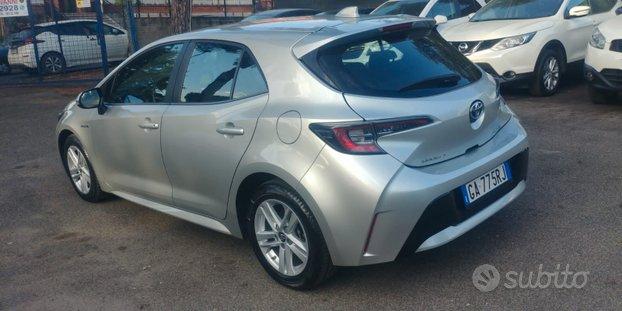 TOYOTA COROLLA HBRID 98cv NEO PATENTATI APPLE CAR PLAY BLUETOOTH CRUISE CERCHI MULTIFUNZIONE