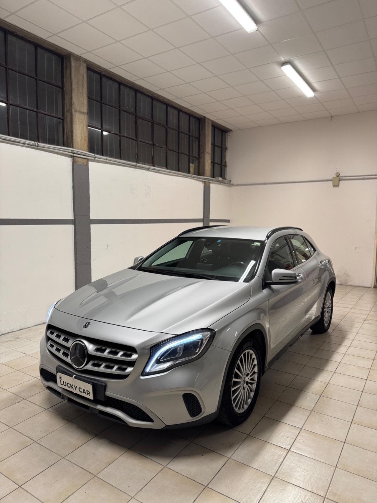 Mercedes-benz GLA 180 d Premium