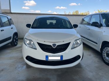 Lancia Ypsilon 1.2 69 CV 5 porte S&S Gold