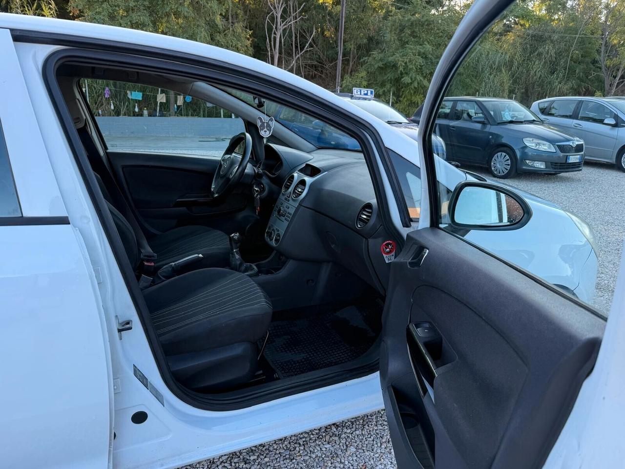 Opel Corsa 1.2 80CV 5 porte GPL-TECH Club