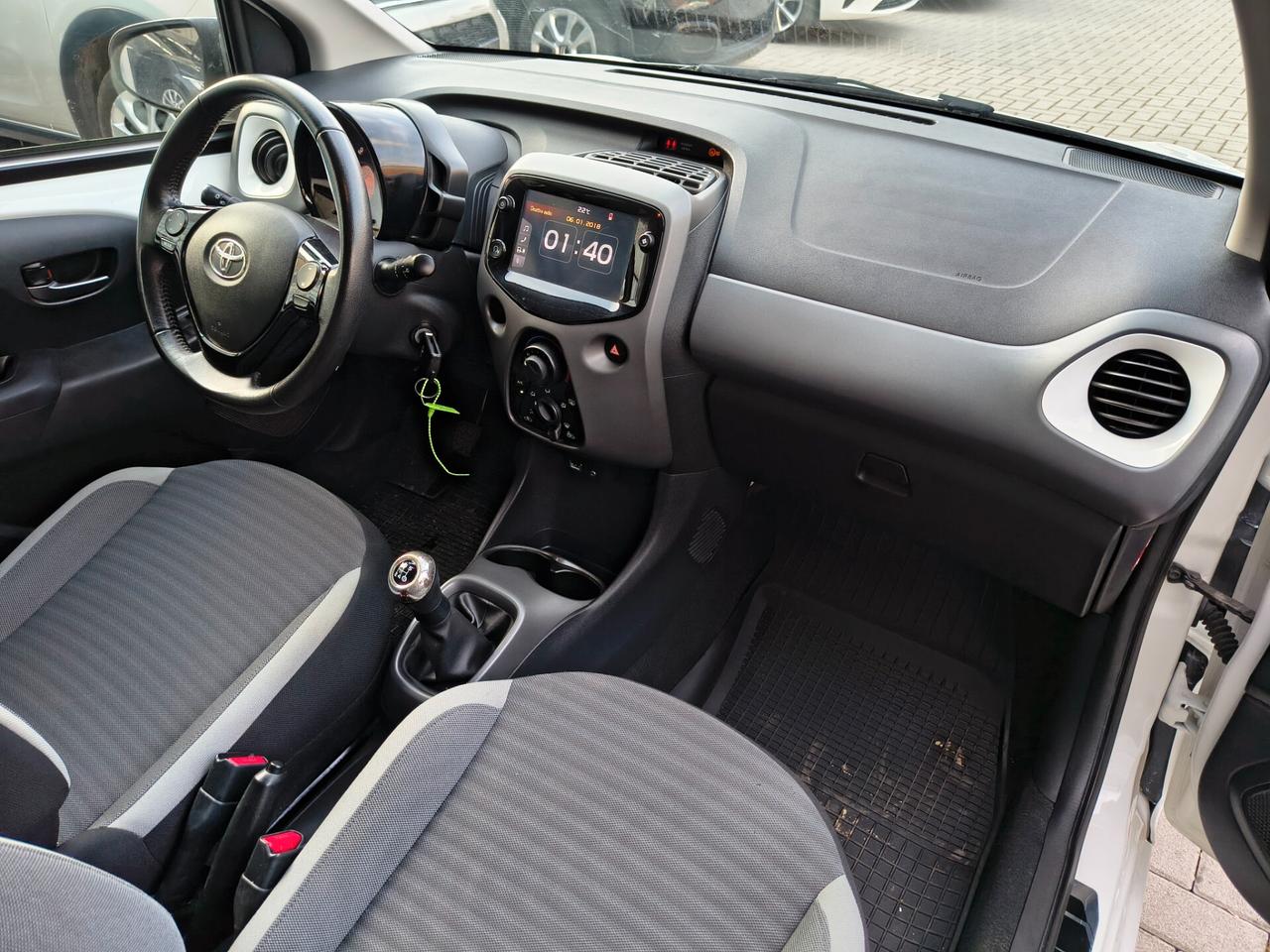 Toyota Aygo Connect 1.0 VVT-i 72 CV 5 porte x-fun