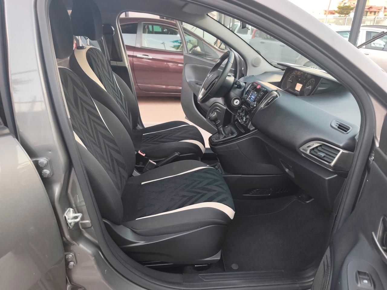 Lancia Ypsilon 1.2 BENZINA KM 56000