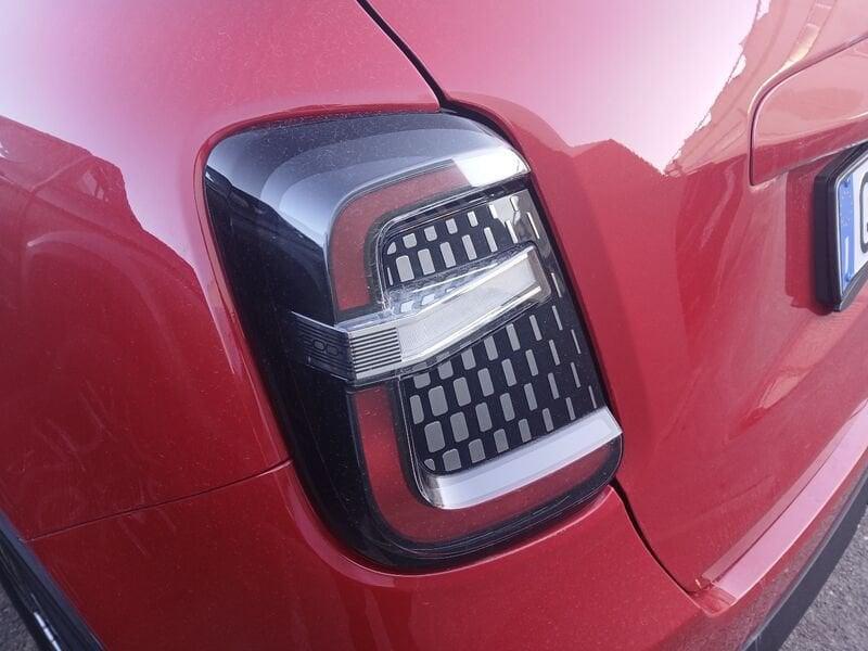 FIAT 600e - Red