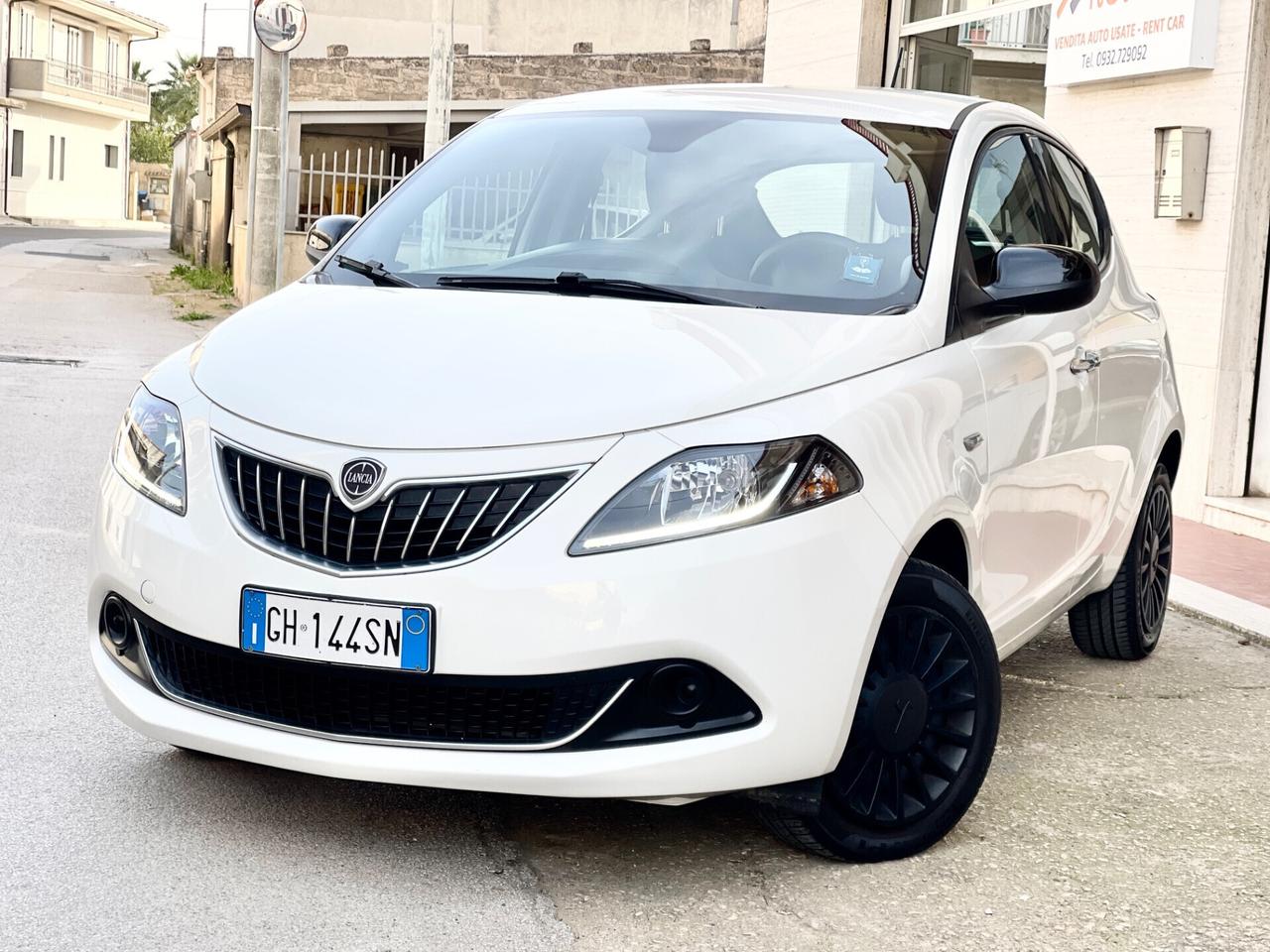 Lancia Ypsilon 1.0 FireFly 5 porte Hybrid Ecochic Silver 2022