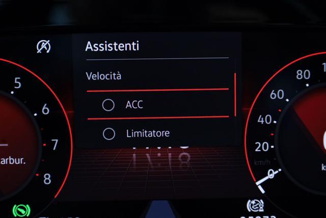 VOLKSWAGEN Golf Variant 1.0 eTSI EVO DSG Life