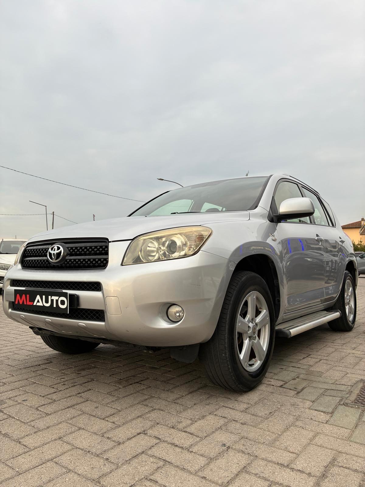 Toyota RAV 4 RAV4 2.2 D-4D 136 CV DPF Luxury