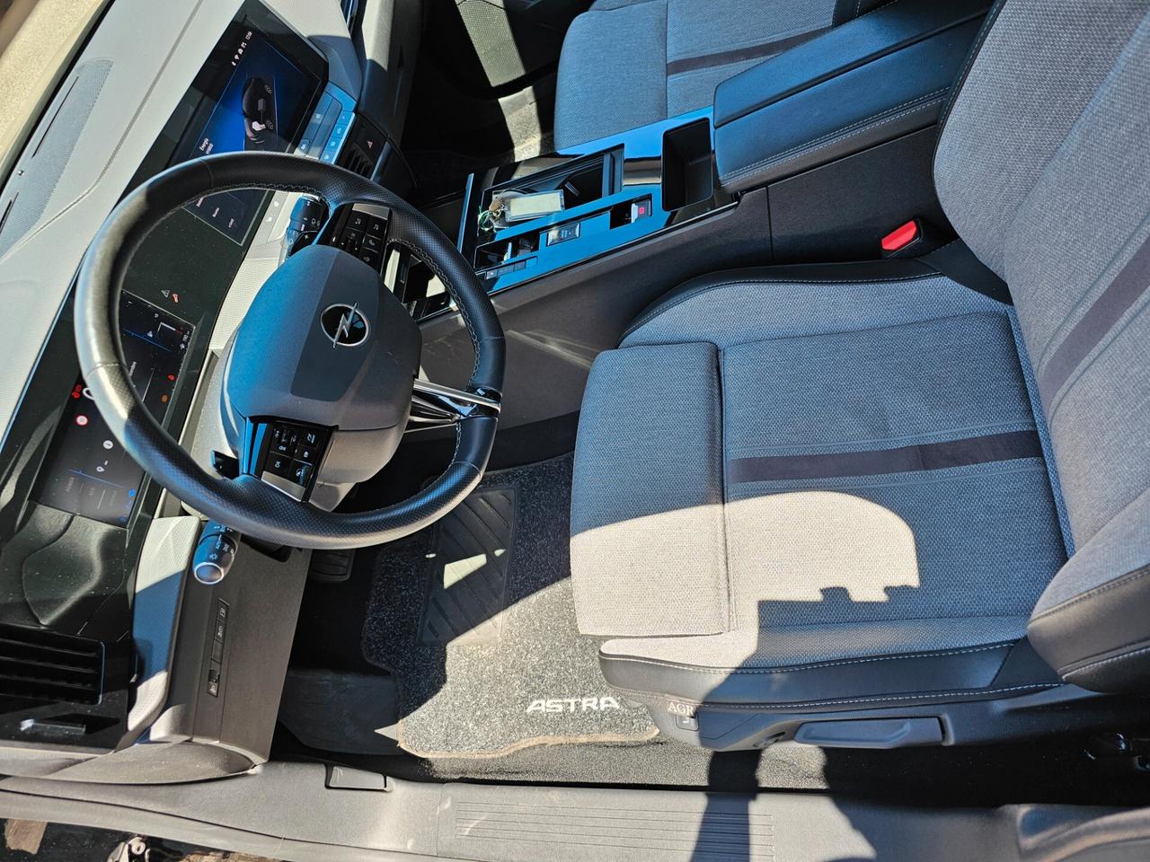 Opel Astra 1.6 Plug-in Hybrid 180 CV AT8 Business Elegance