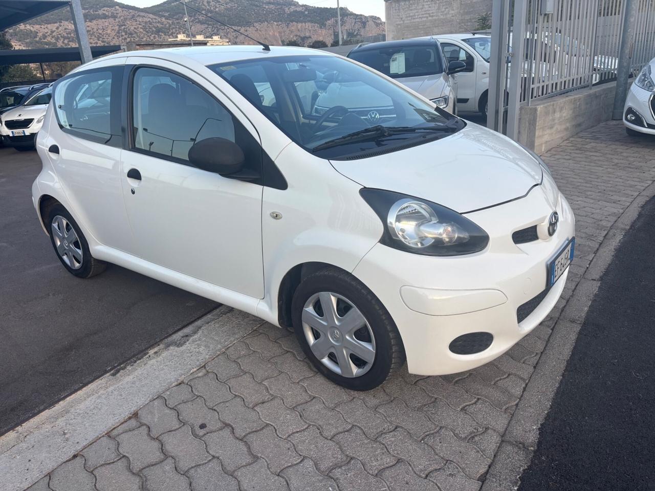 Toyota Aygo 1.0 12V VVT-i 5 porte Now Connect