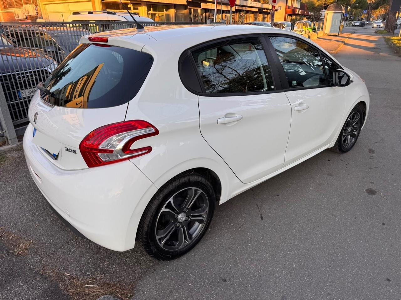 Peugeot 208 1.4 HDi 68 CV 5 p neopaten garanzia 12 m