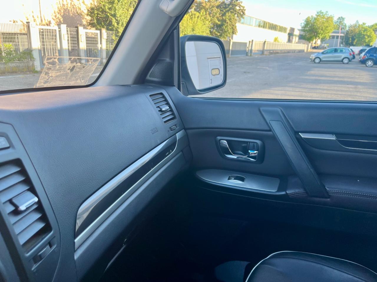 Mitsubishi Pajero 3.2 DI-D aut. Instyle 119.000km 2010 perfetta