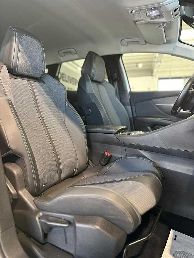 Peugeot 3008 Hybrid4 300 e-EAT8 Allure Pack