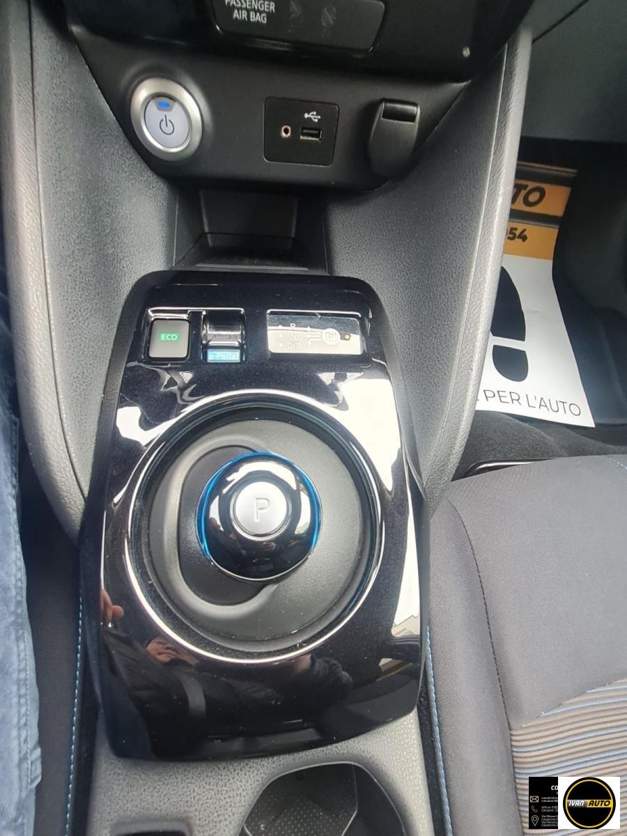 NISSAN Leaf Tekna 40 kWh-Elettrica-20.000 Km