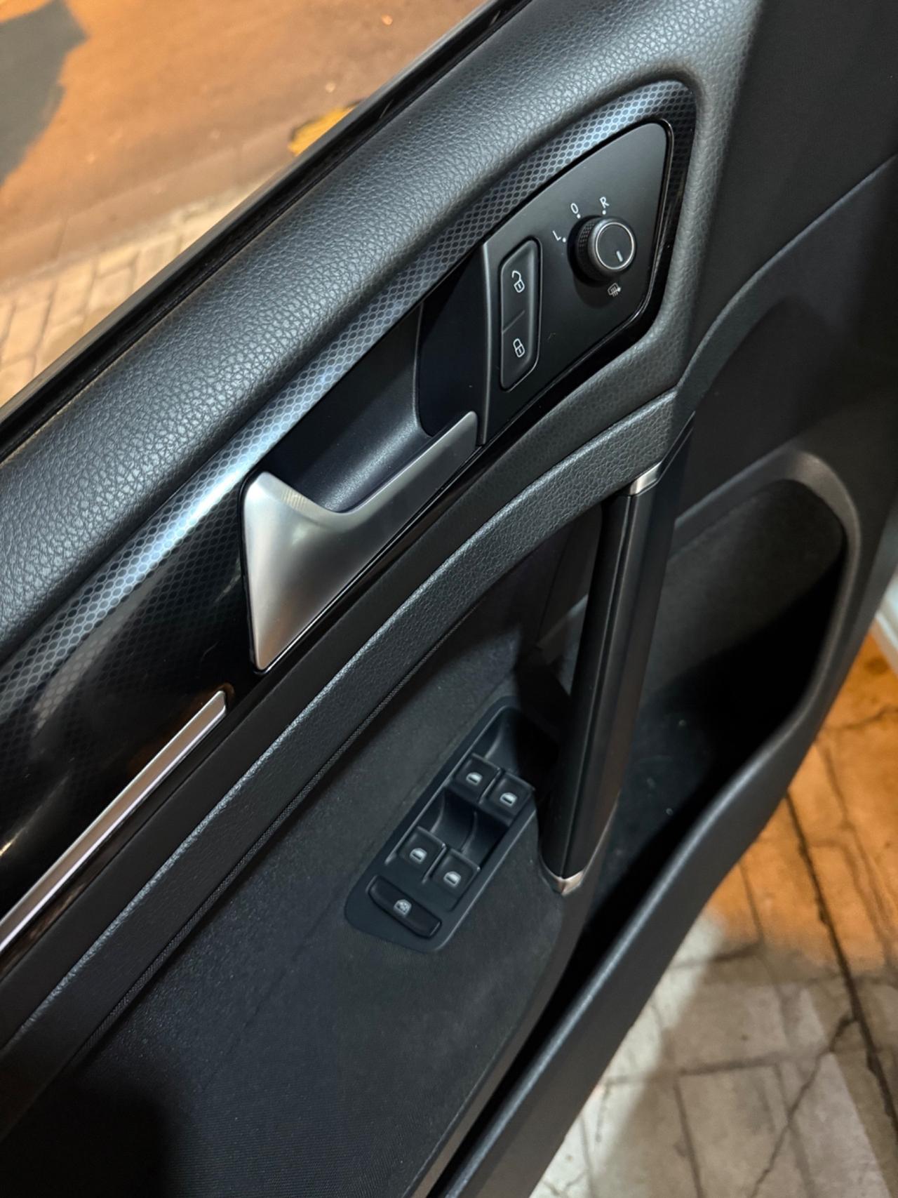 Volkswagen Golf Business 1.4 TGI DSG 5p. Comfortline BlueMotion