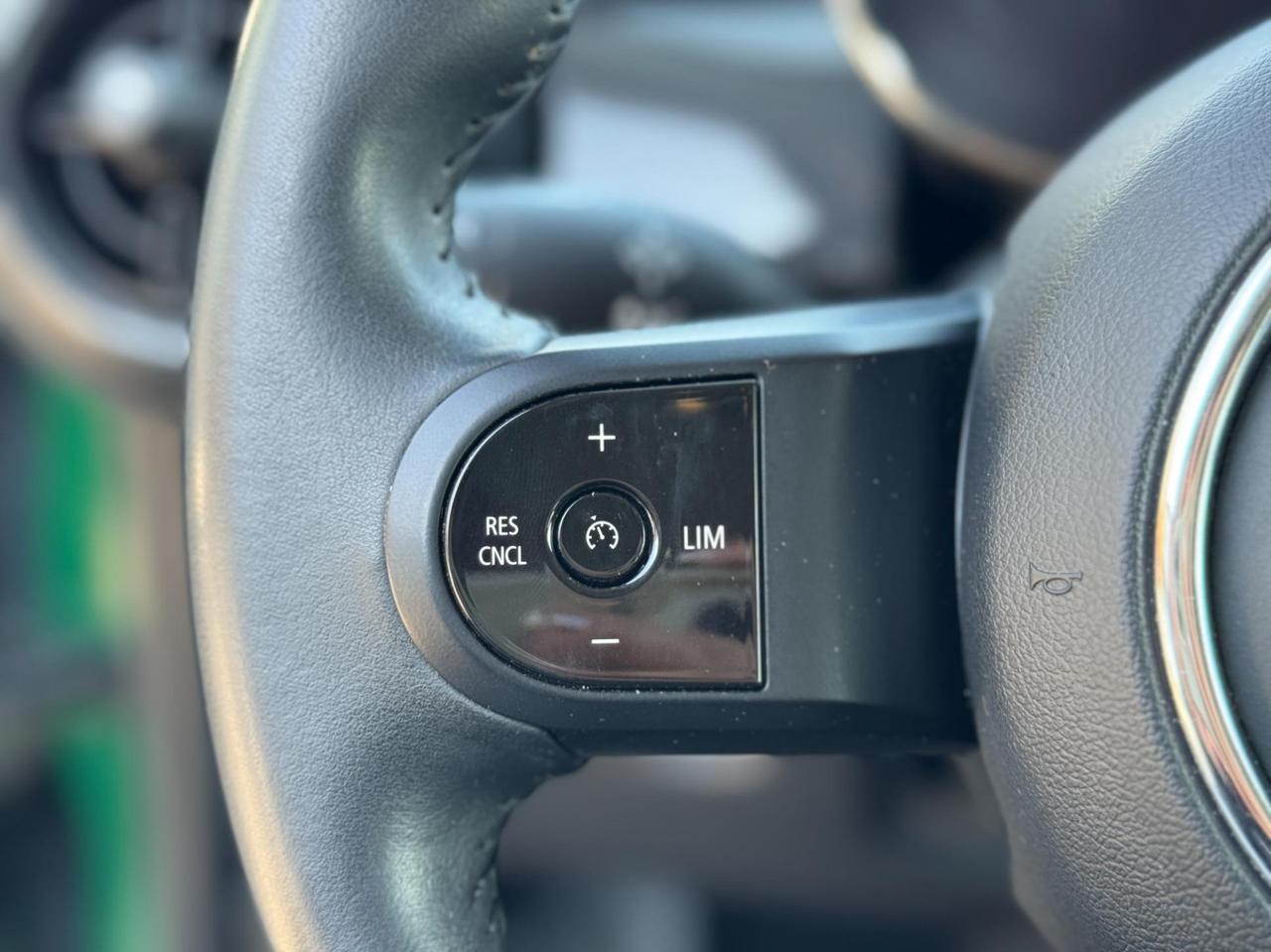 Mini 5 Porte One Essential 1.5 Twin Power Turbo 102cv Steptronic