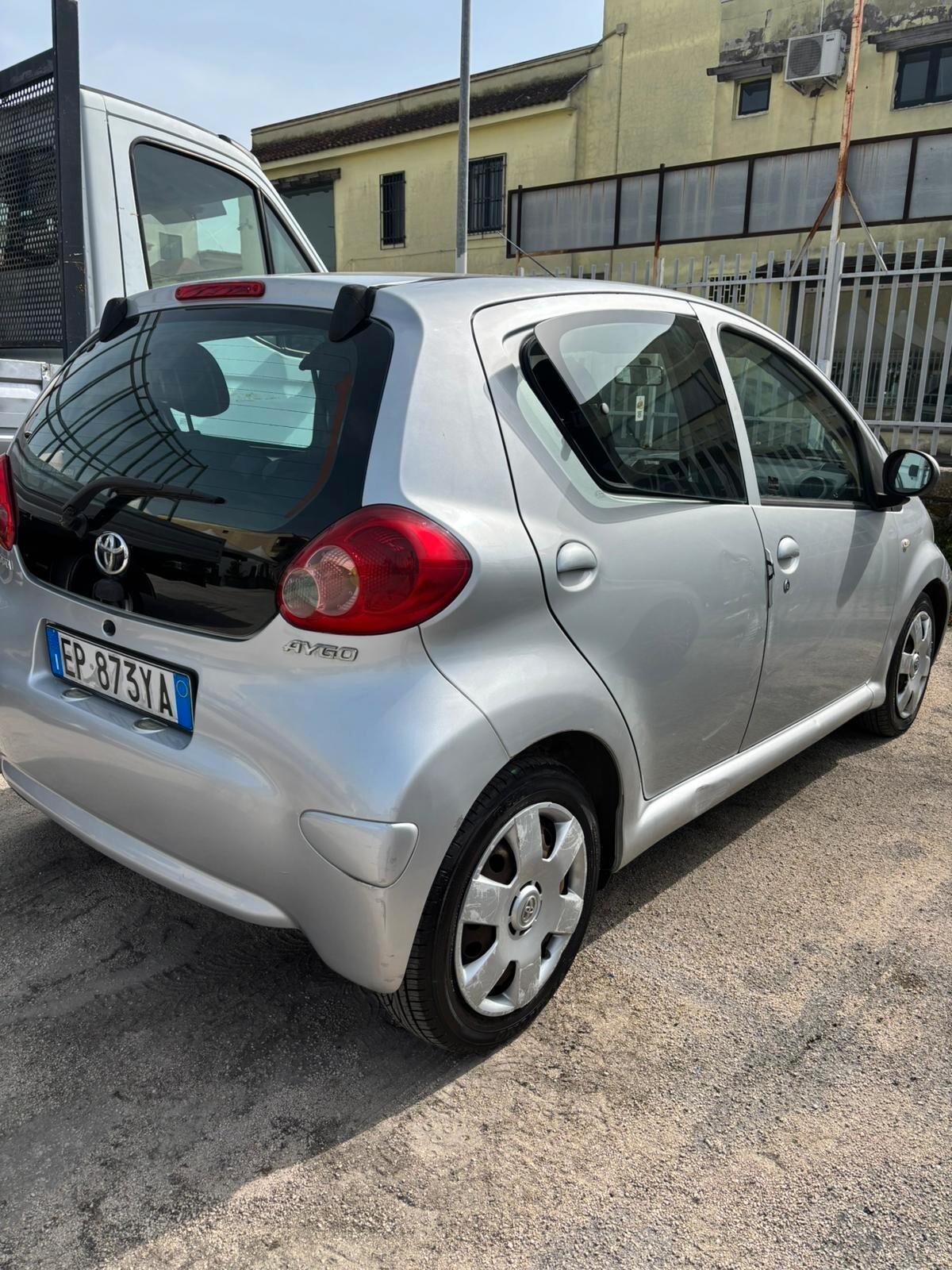 Toyota Aygo 1.4 turbodiesel 5 porte Sol
